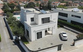 Villa Una In Pula With Heated Pool And Whirlpool